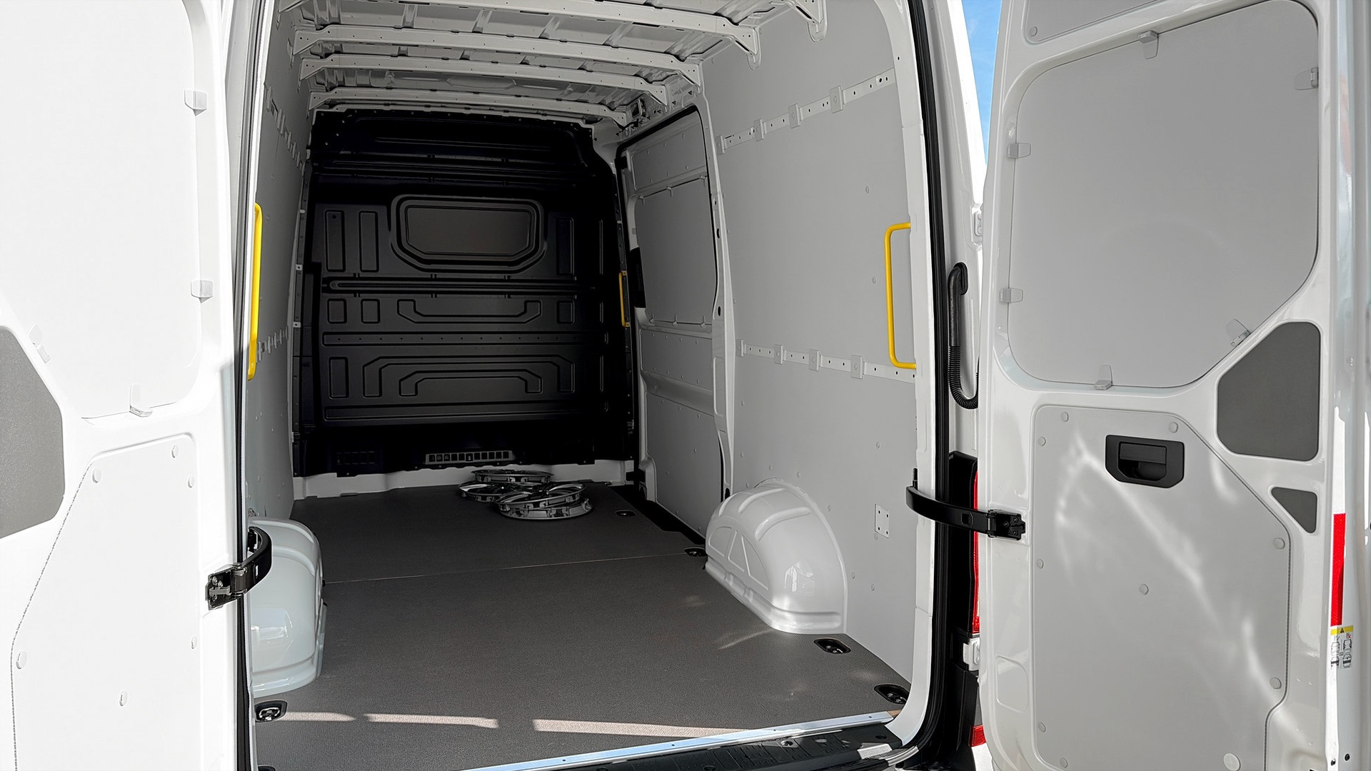 Volkswagen Crafter Skåp kort hjulbas RCX33A