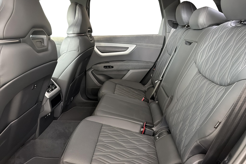 Audi Q7 RCX59N