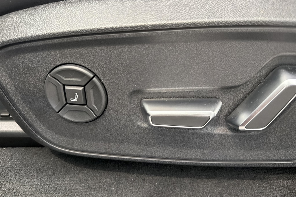 Audi Q7 RCX59N