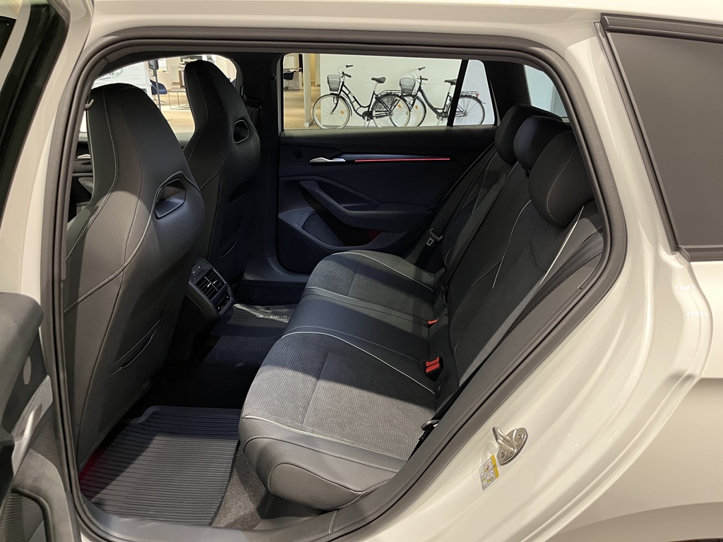 Skoda Superb RCX89B