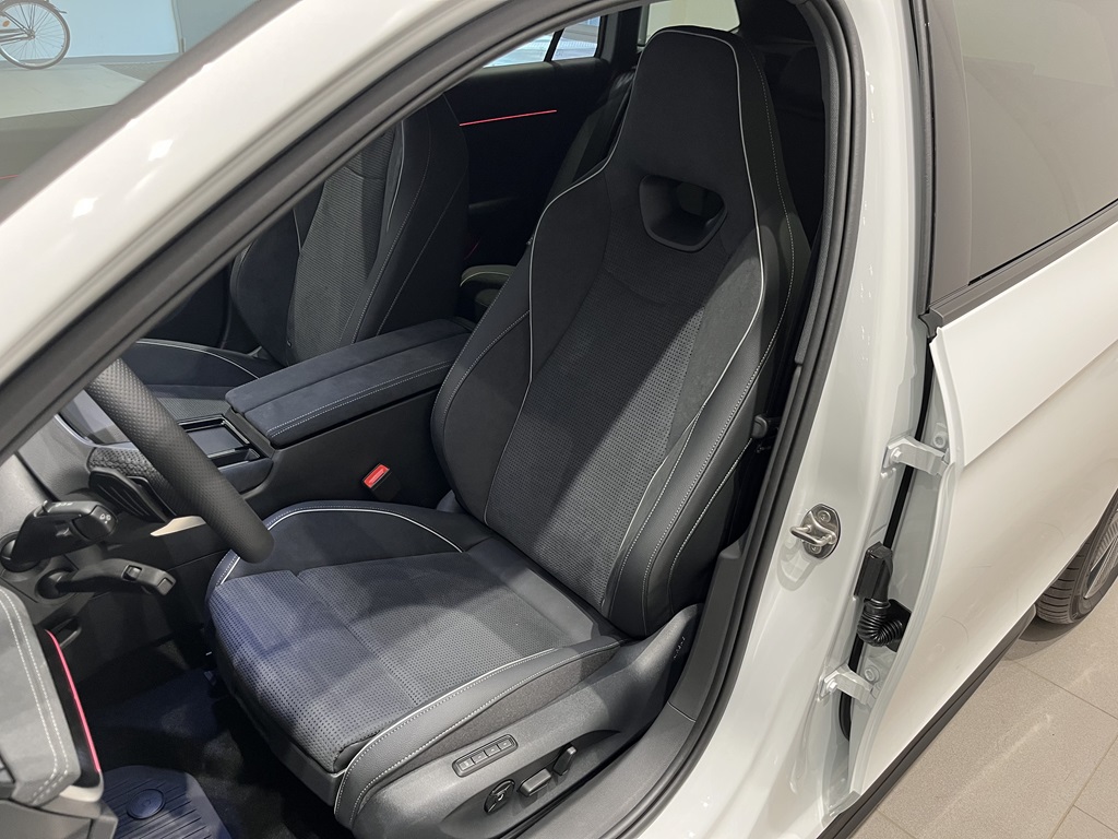 Skoda Superb RCX89B