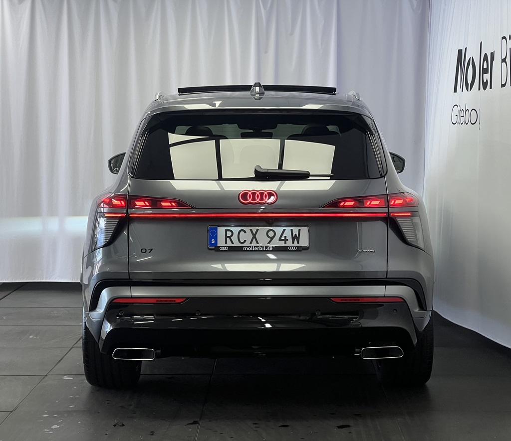 Audi Q7 RCX94W