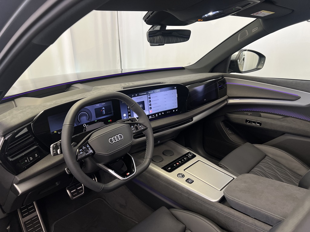 Audi Q7 RCX94W