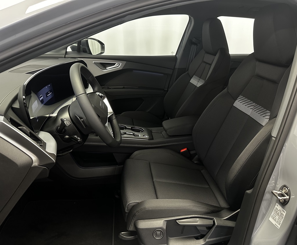 Audi Q4 e-tron RCX99M