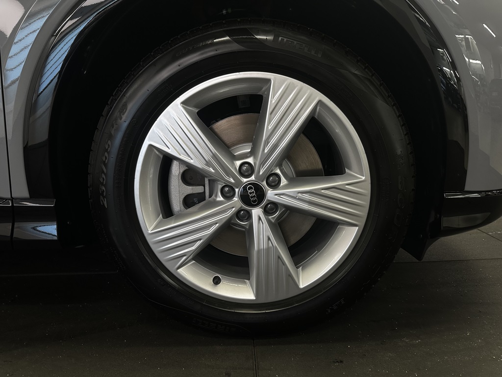 Audi Q4 e-tron RCX99M