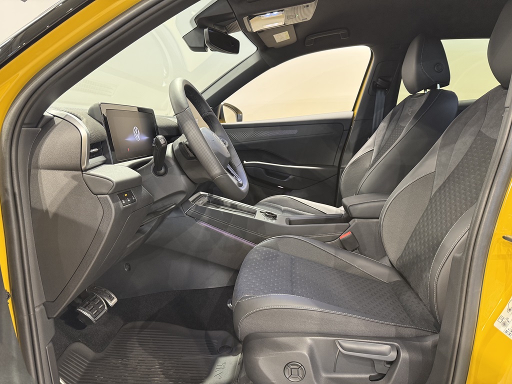 Volkswagen T-Roc RCY25F