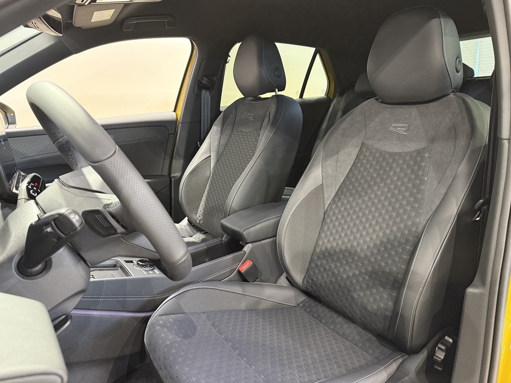 Volkswagen T-Roc RCY25F