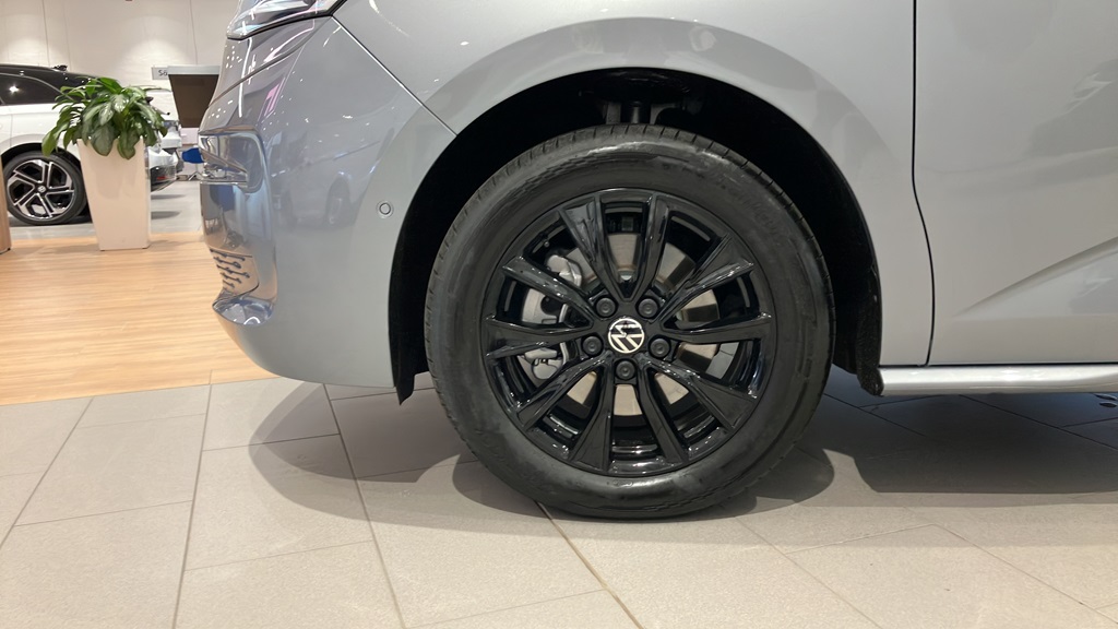 Volkswagen T7 Multivan RCZ09E