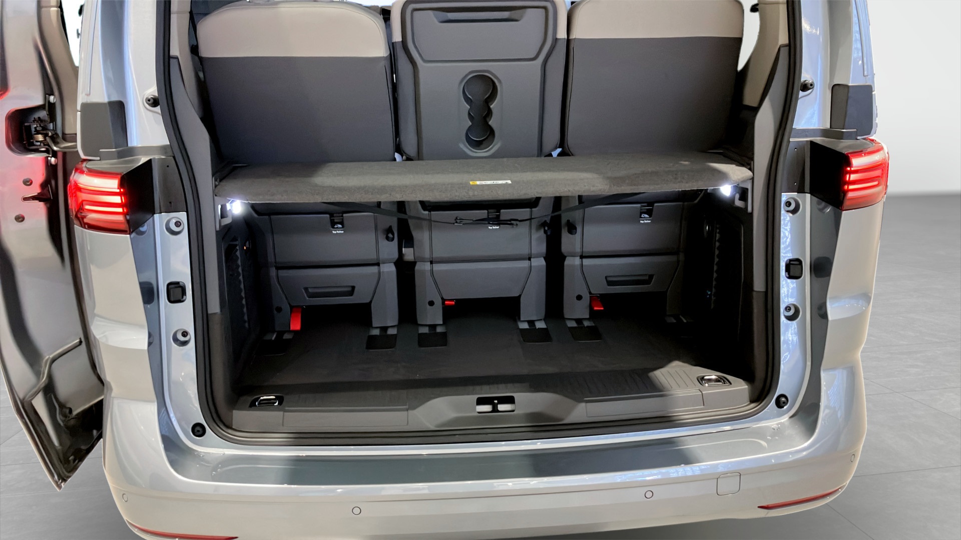 Volkswagen T7 Multivan RCZ09E