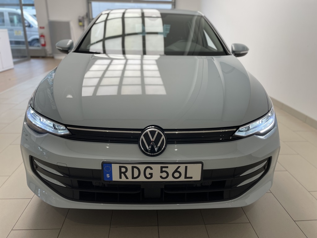 Volkswagen Golf RDG56L