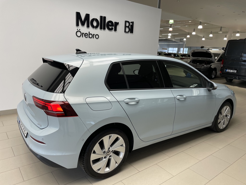 Volkswagen Golf RDG56L