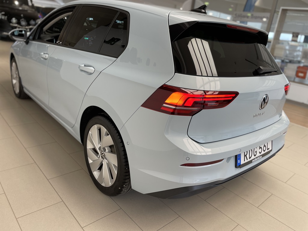 Volkswagen Golf RDG56L