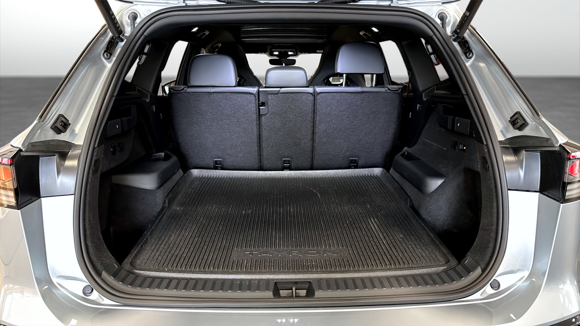 Volkswagen Tayron RFF77M