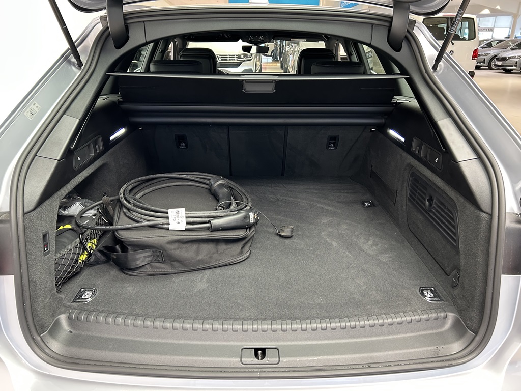 Audi A6 Avant RFF93A