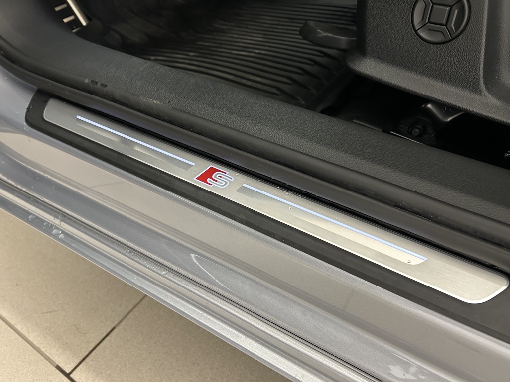 Audi A6 Avant RFF93A