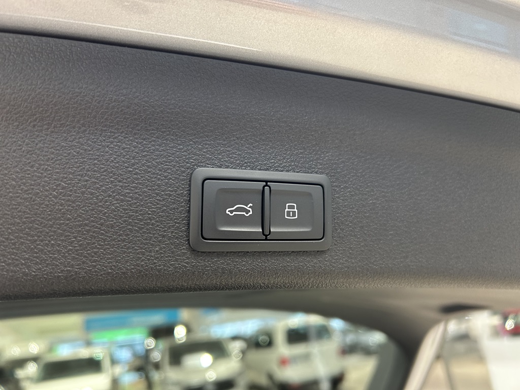 Audi A6 Avant RFF93A