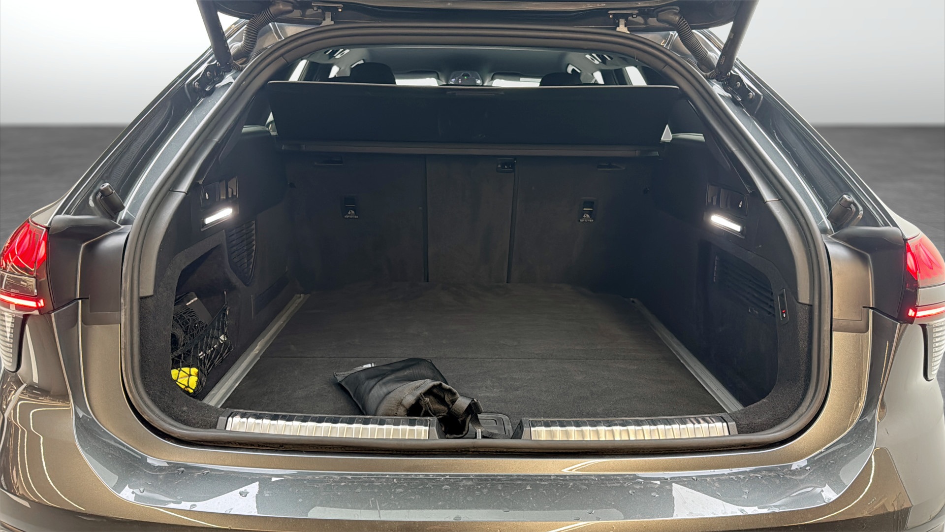 Audi A6 Avant RFP57S