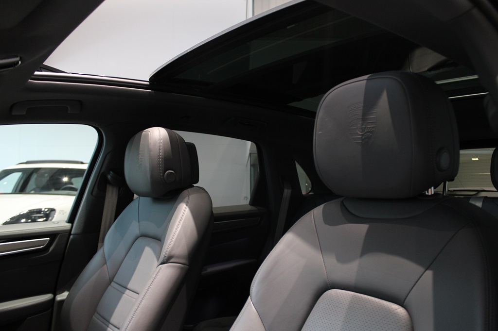 Porsche Cayenne RFU47B