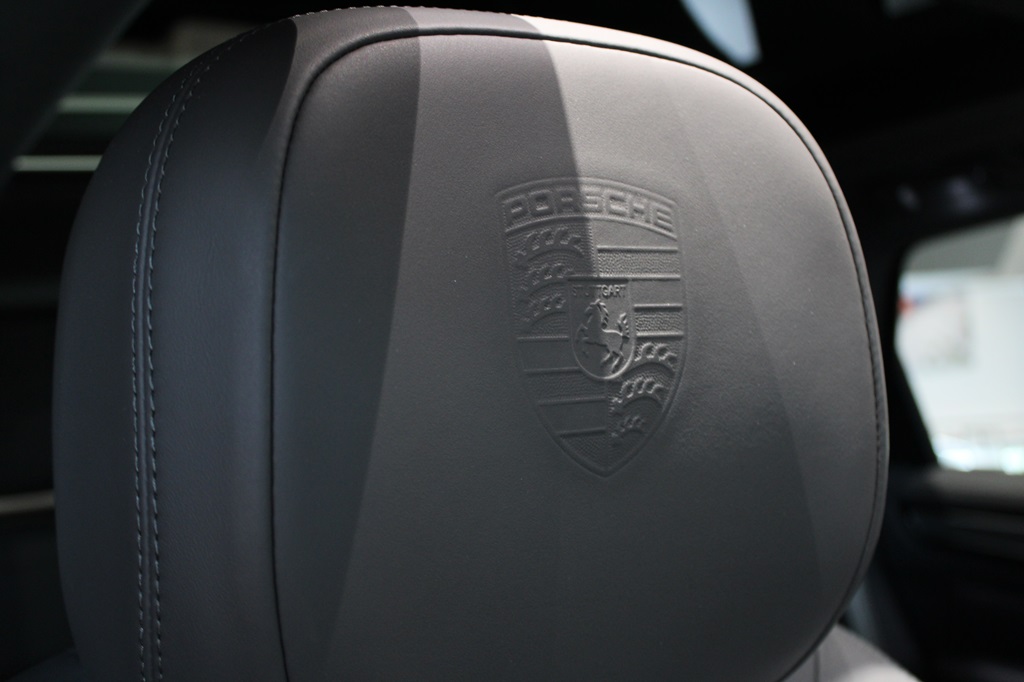 Porsche Cayenne RFU47B