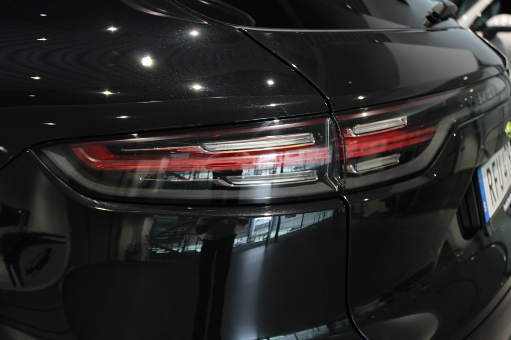 Porsche Cayenne RFU47B