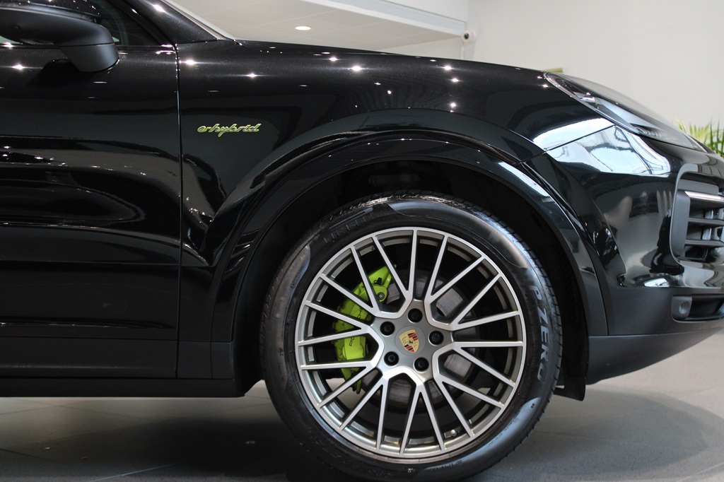 Porsche Cayenne RFU47B
