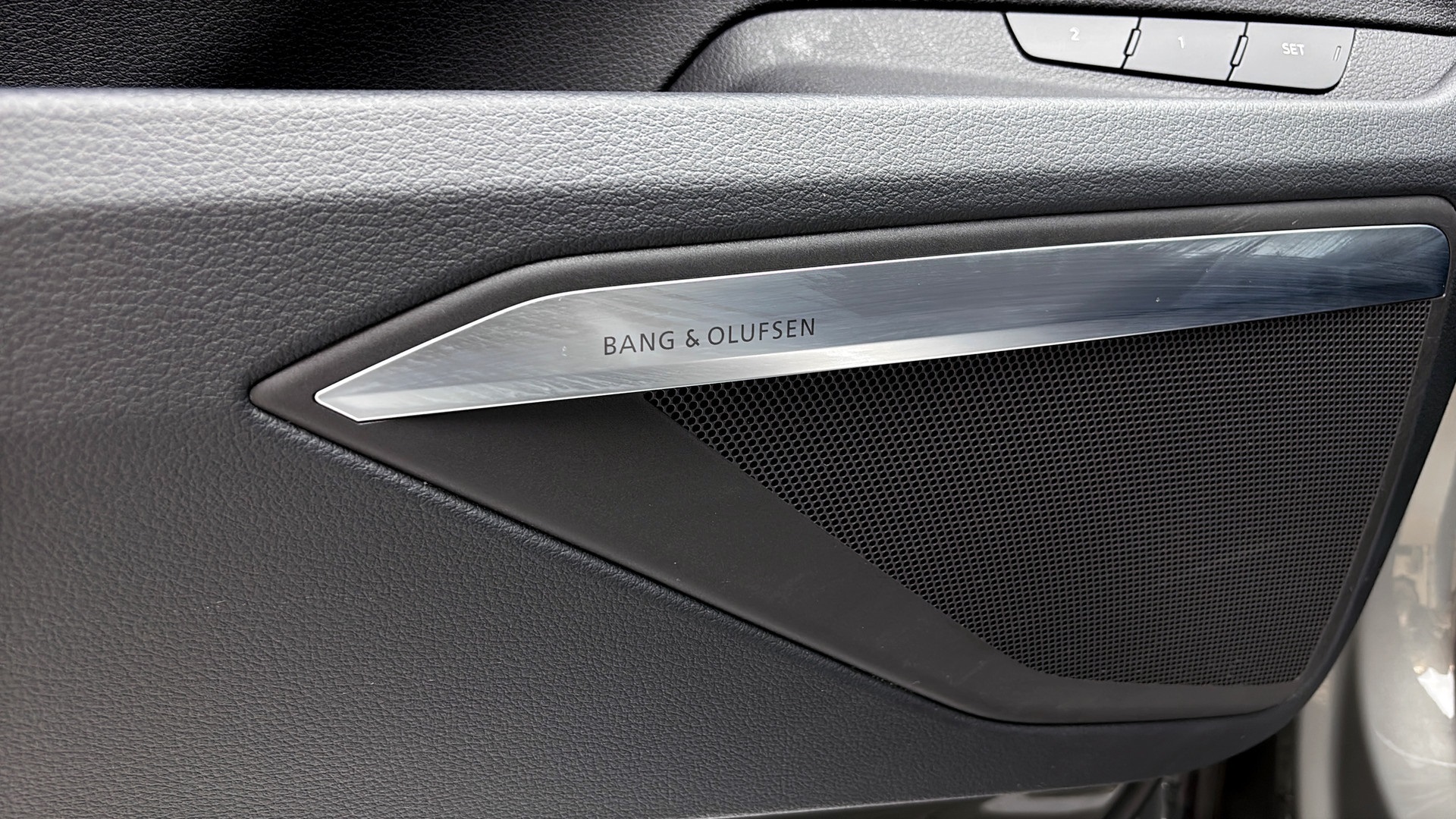 Audi Q8 e-tron RFX57C