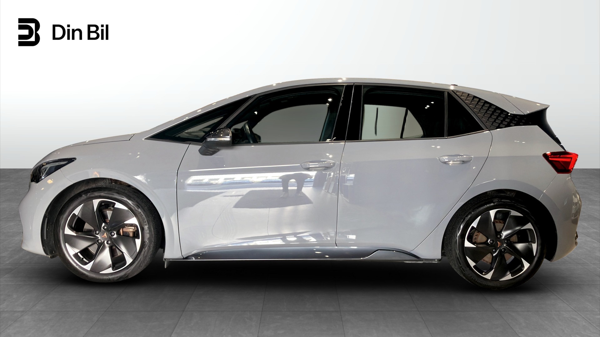 CUPRA Born RFX76M