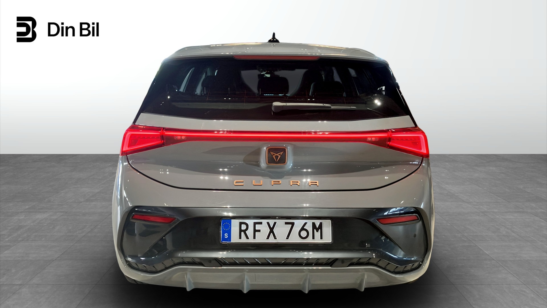 CUPRA Born RFX76M