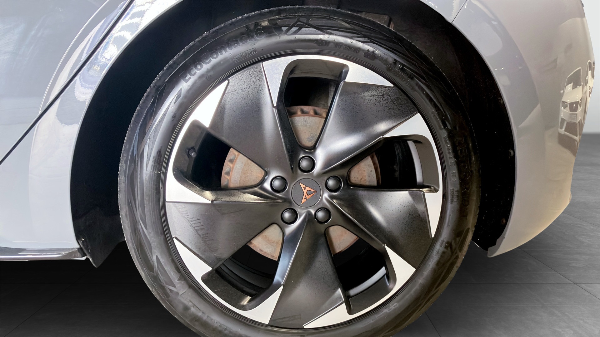CUPRA Born RFX76M