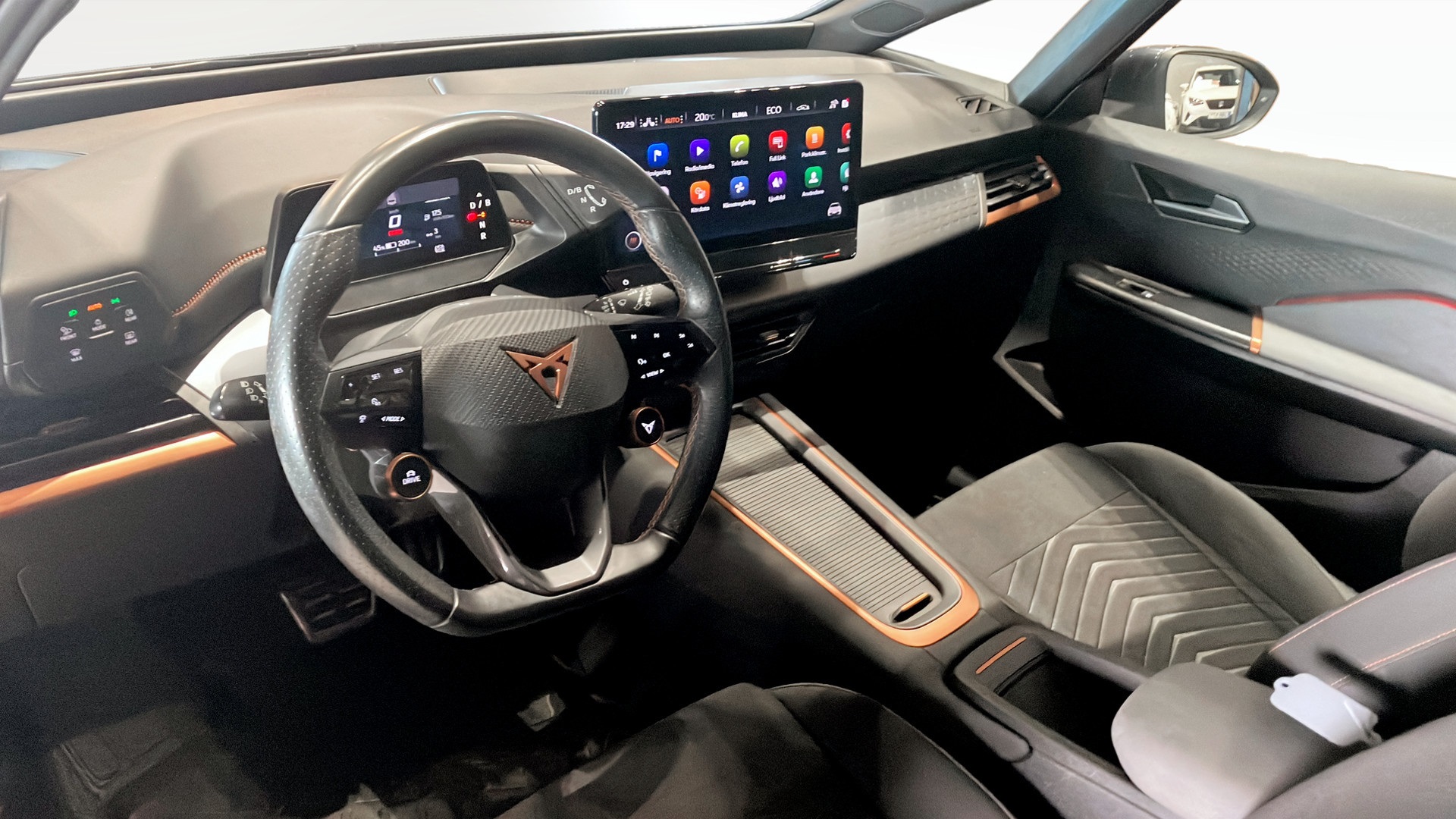 CUPRA Born RFX76M