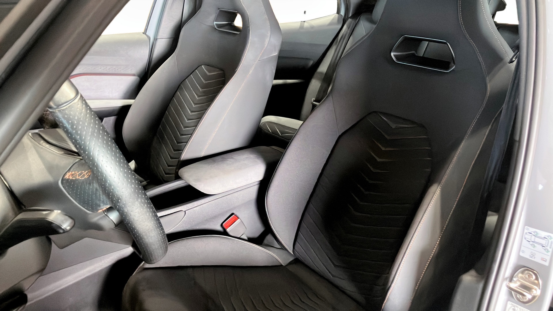 CUPRA Born RFX76M