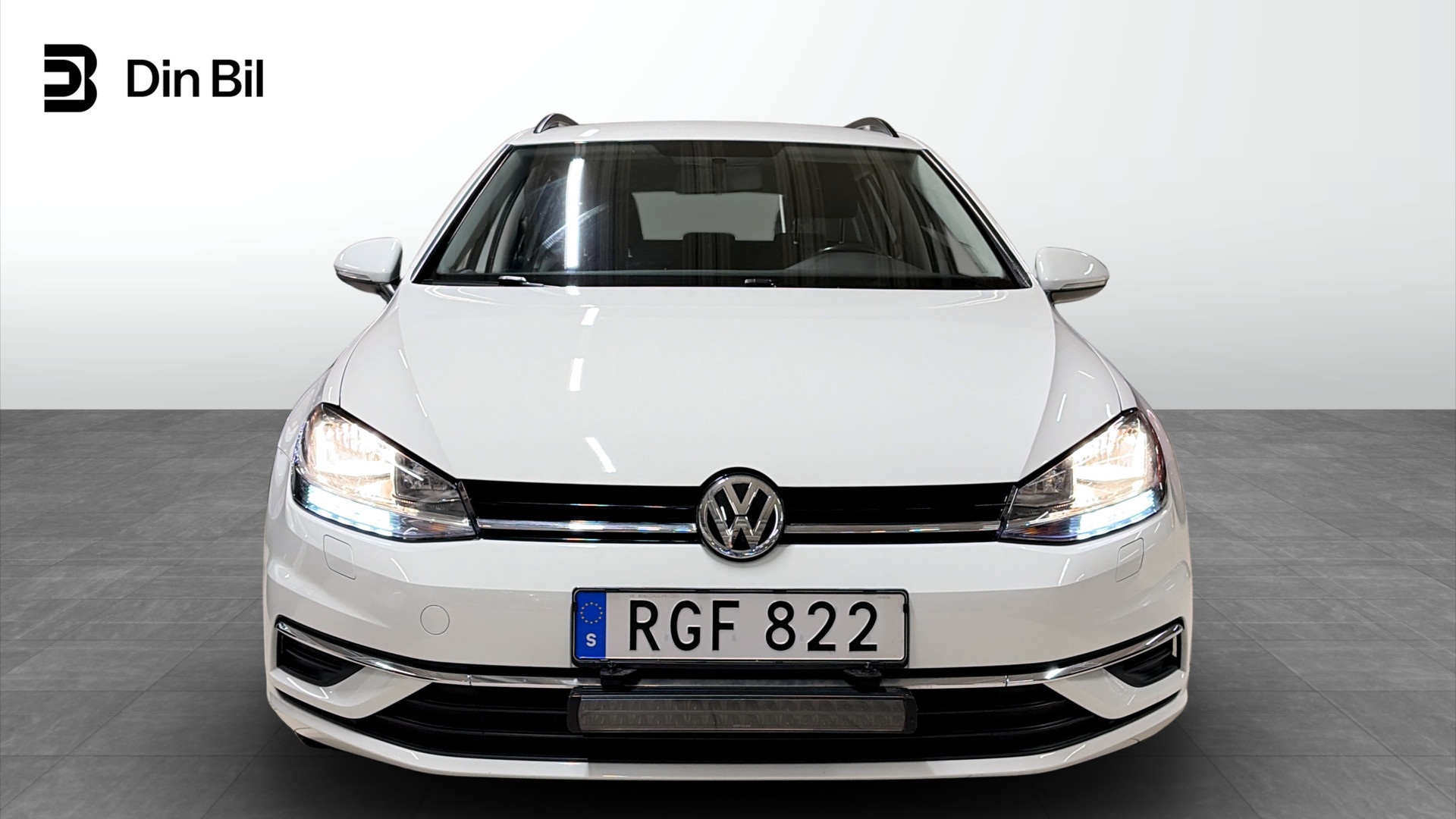 Volkswagen Golf RGF822