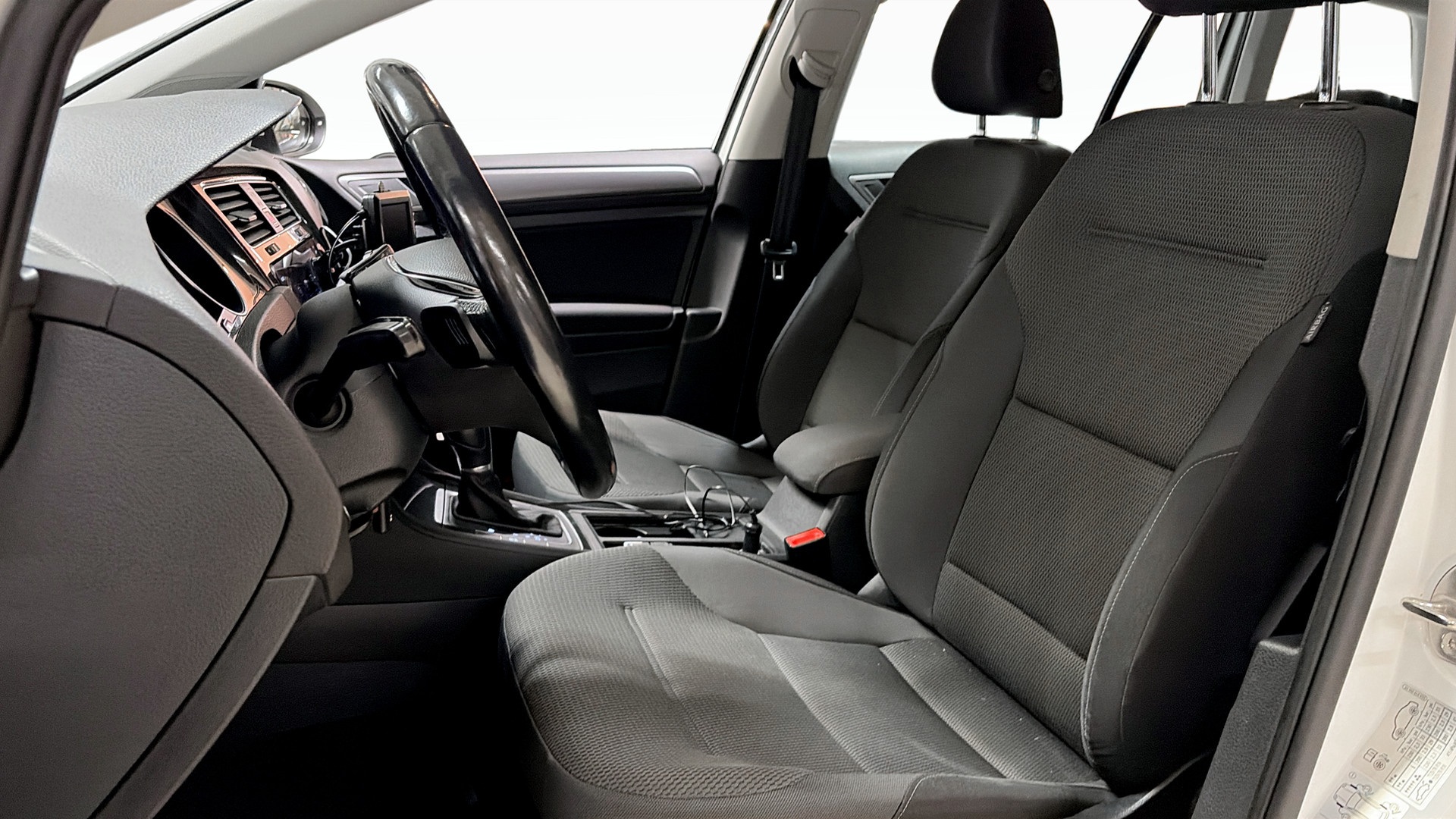 Volkswagen Golf RGF822
