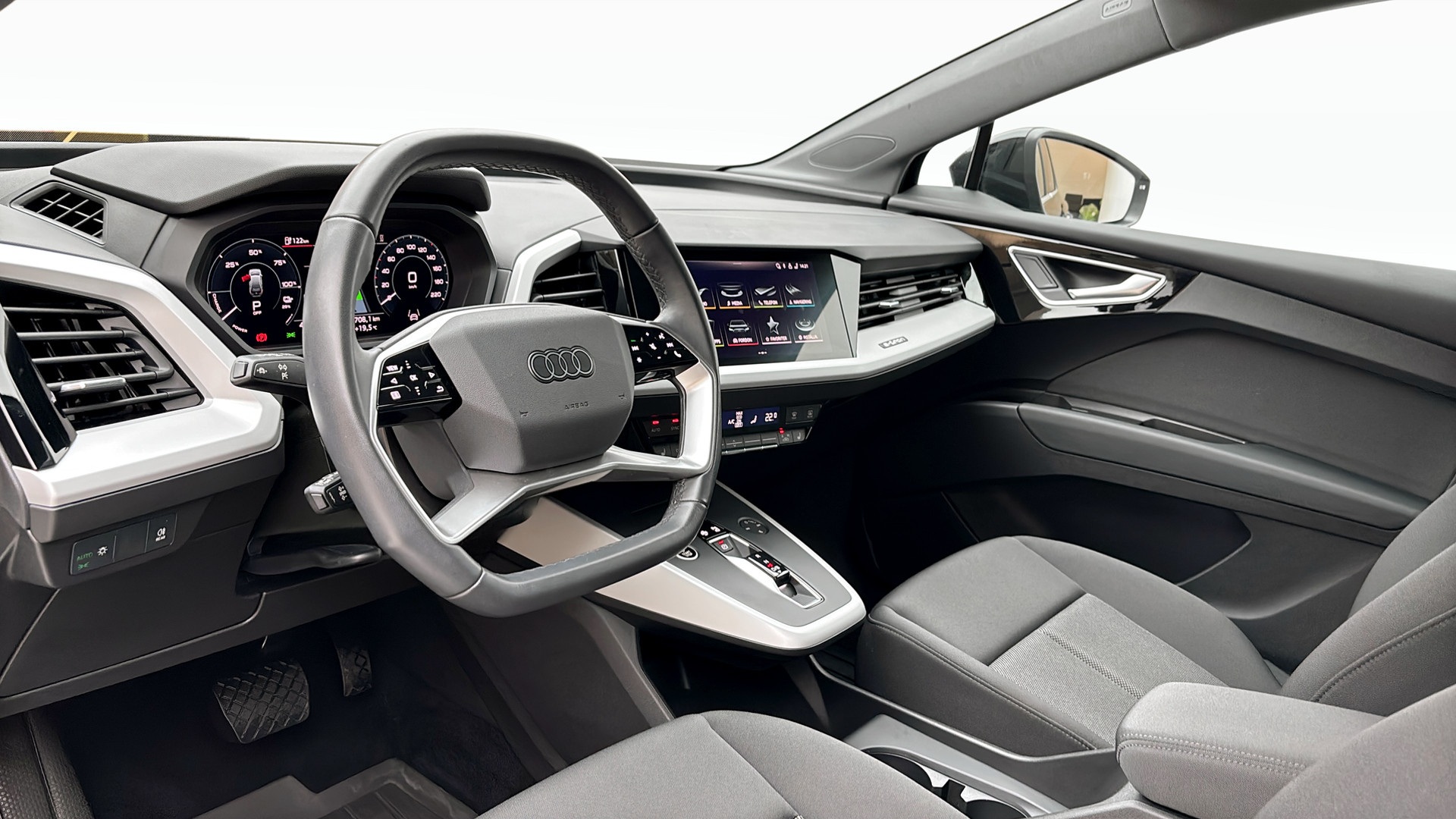 Audi Q4 e-tron RGG56F