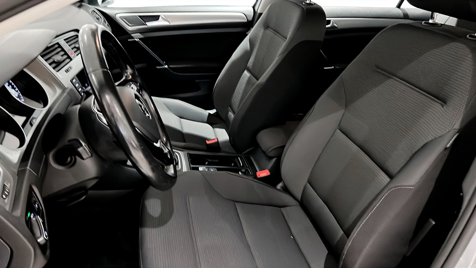 Volkswagen Golf RGY398