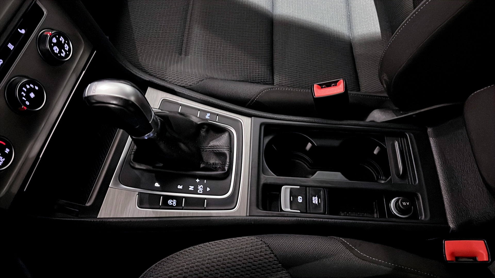 Volkswagen Golf RGY398