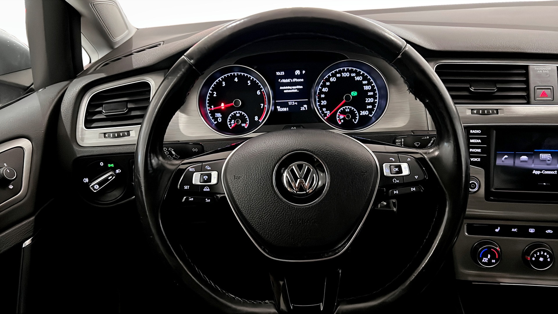 Volkswagen Golf RGY398