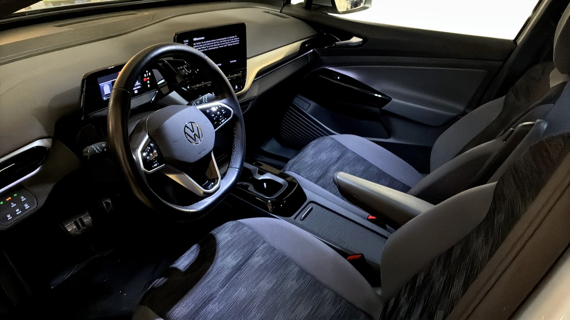 Volkswagen ID.4 RHD39S