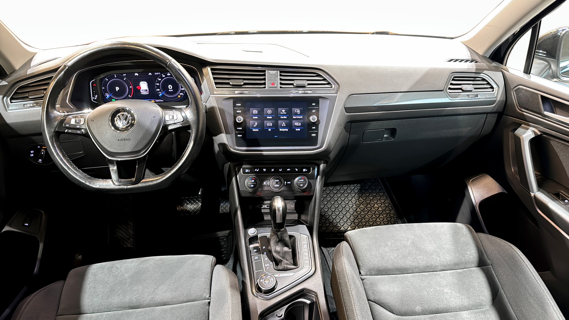 Volkswagen Tiguan Allspace RHH46J