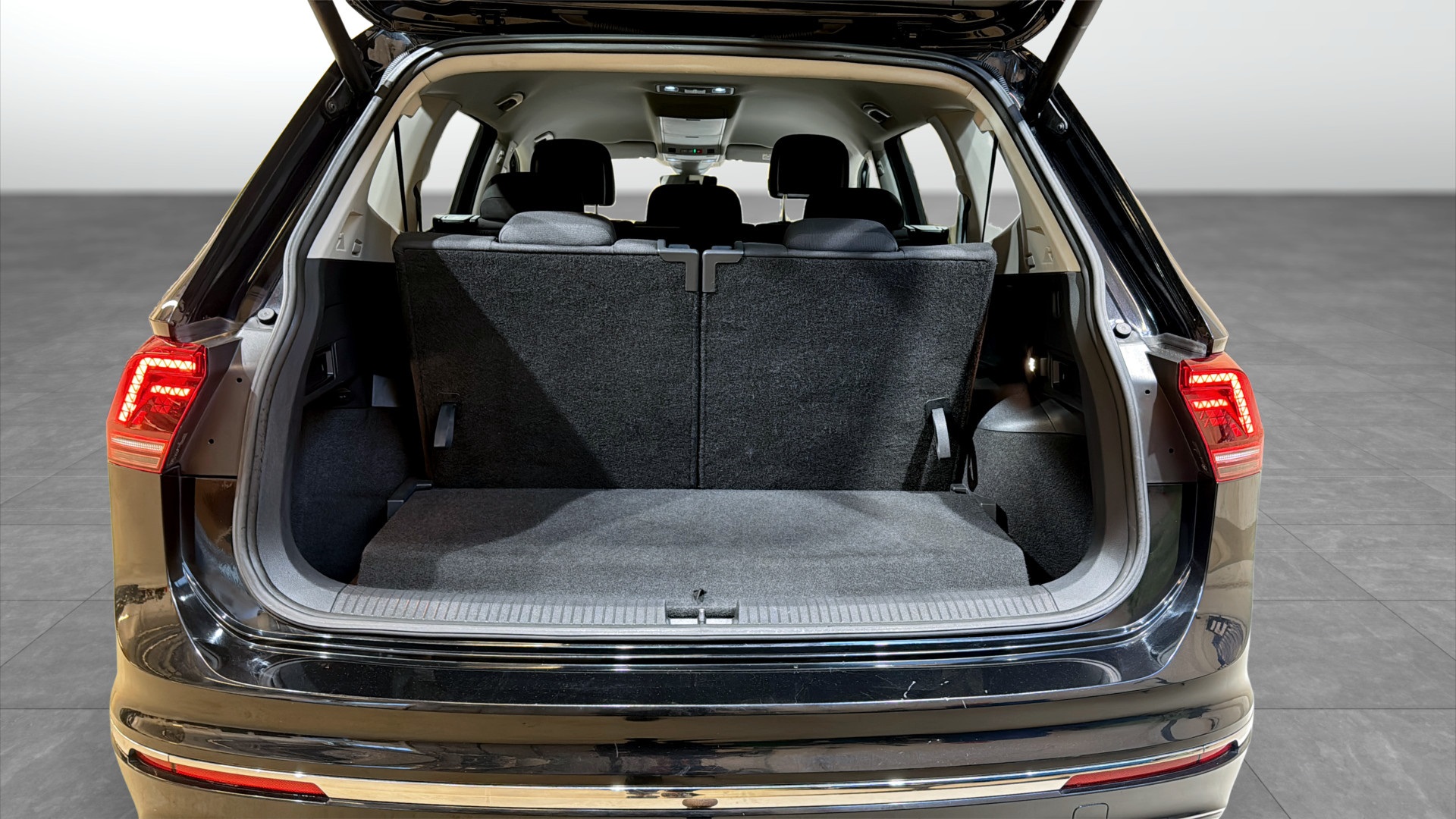Volkswagen Tiguan Allspace RHH46J