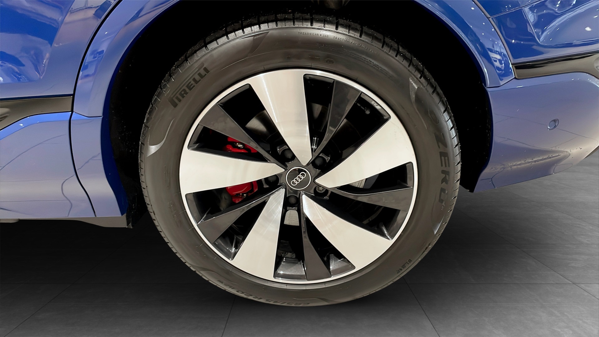Audi Q6 e-tron RHH93S
