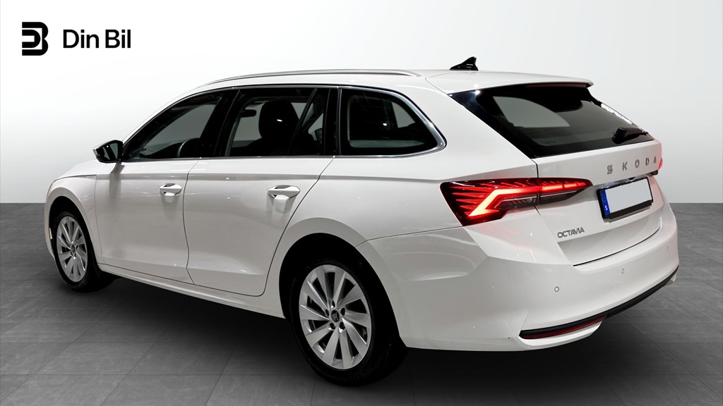 Skoda Octavia Combi RJB32W
