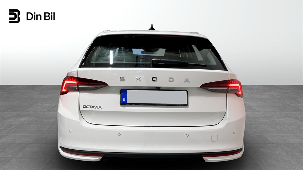Skoda Octavia Combi RJB32W