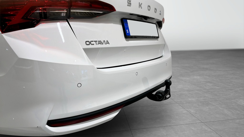 Skoda Octavia Combi RJB32W