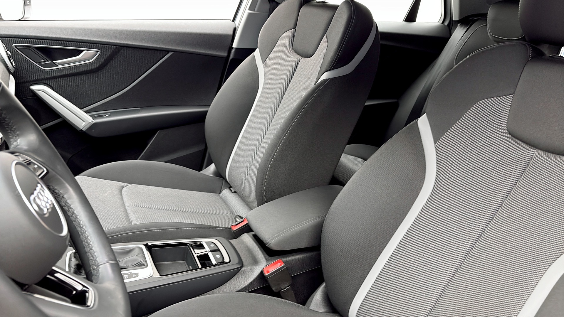 Audi Q2 RJB52A