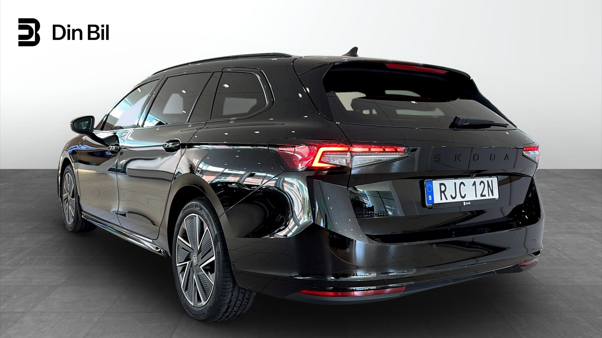 Skoda Superb RJC12N