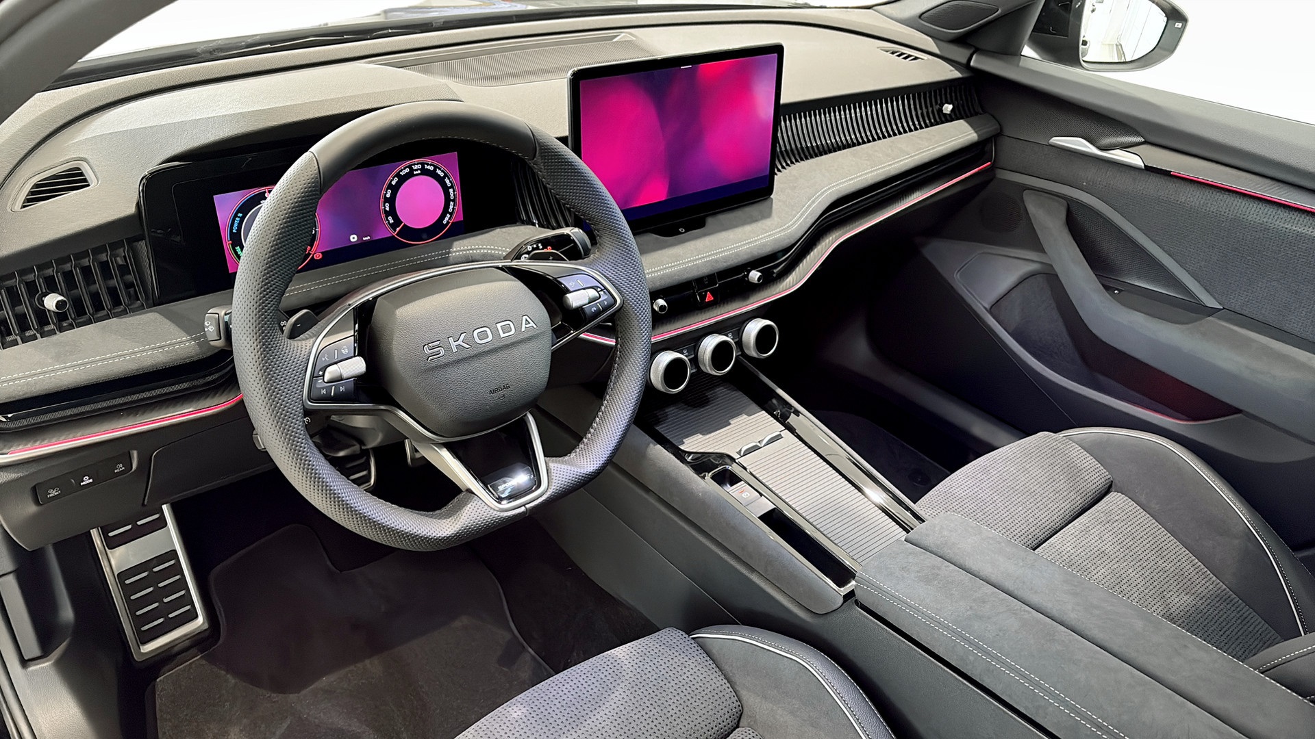 Skoda Superb RJC12N