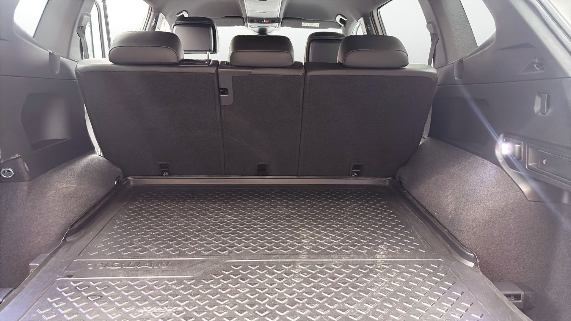 Volkswagen Tiguan RJJ39H