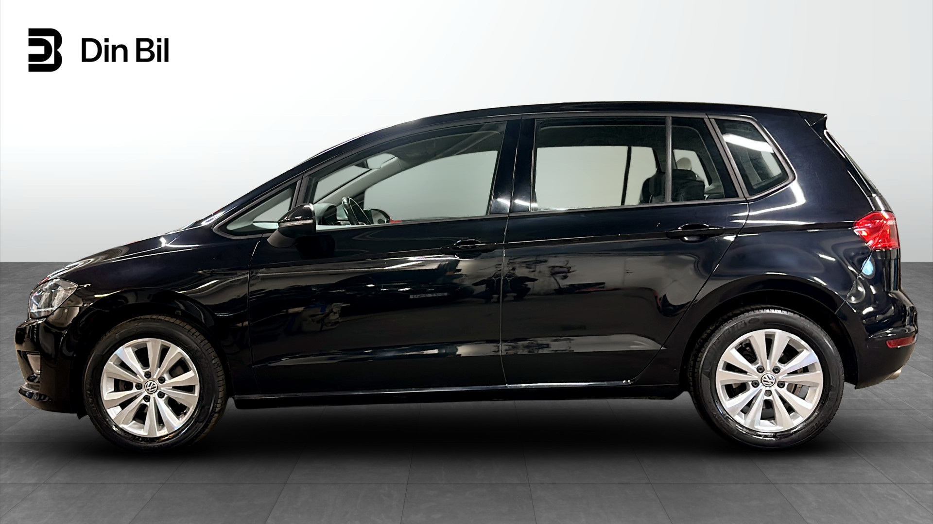 Volkswagen Golf Sportsvan RJM780