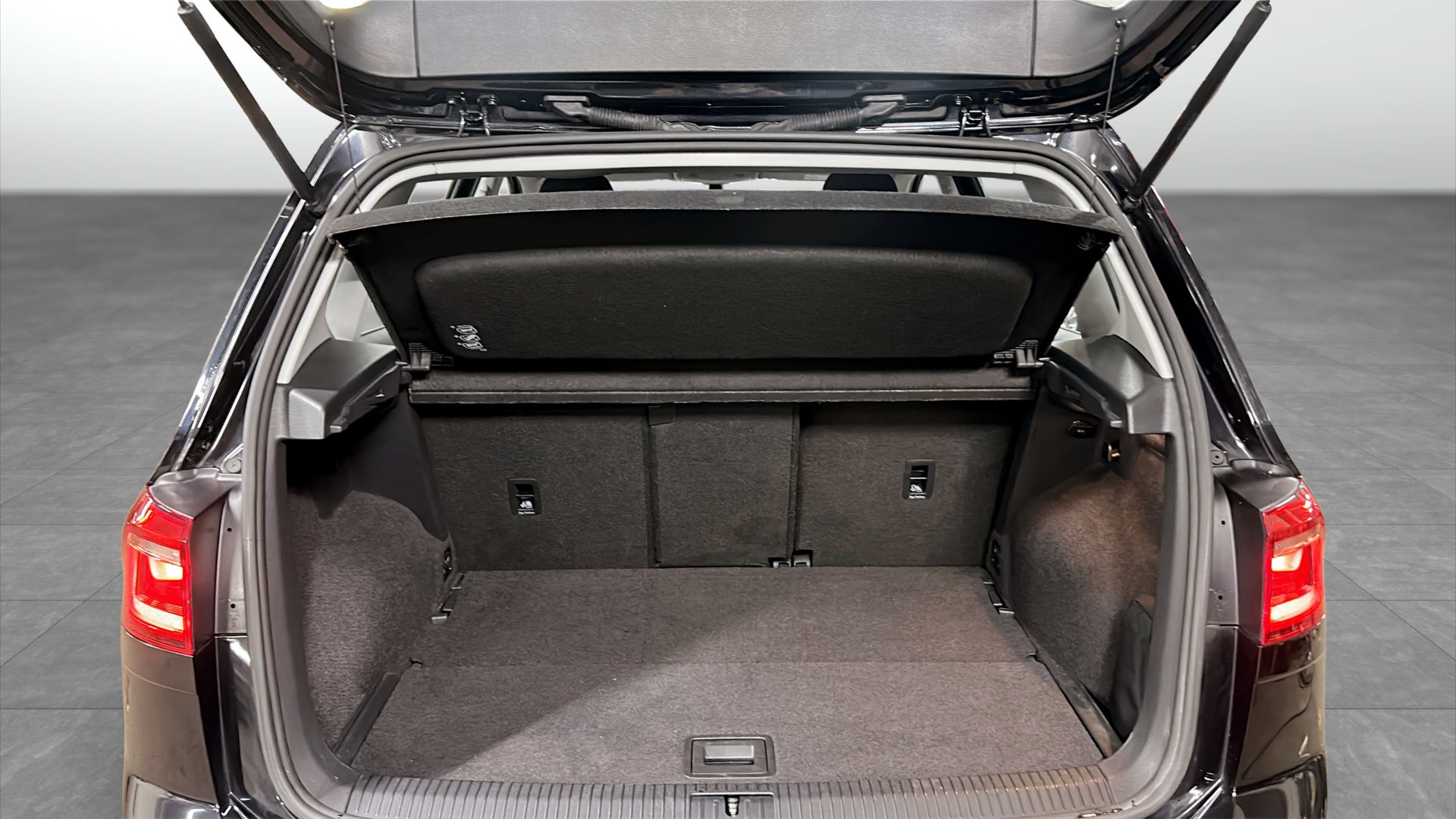 Volkswagen Golf Sportsvan RJM780